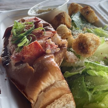 Garbo's Lobster Truck - Lobster Roll - Food Trucks Near Me - Austin, Texas
