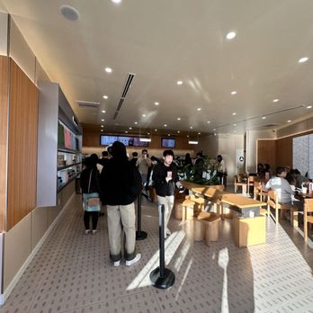 Molly Tea - Interior Line - Bubble Tea Near Me - Sunnyvale, California Molly Tea - Interior Line - Bubble Tea Near Me - Sunnyvale, California