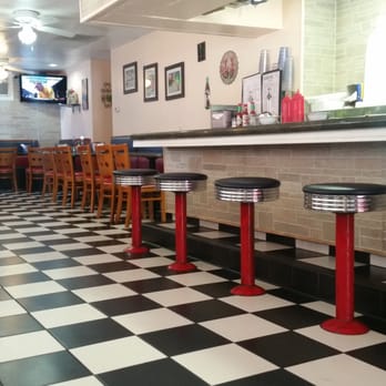 Amy's Cafe - Amys Cafe sitting area. Quite atmosphere,  relaxing. - Diners Near Me - Riverside, California