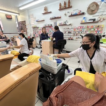 Tami-A Nails Salon - Nail Salons Near Me - Honolulu, Hawaii