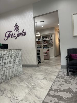 Trés Jolie Medical Spa