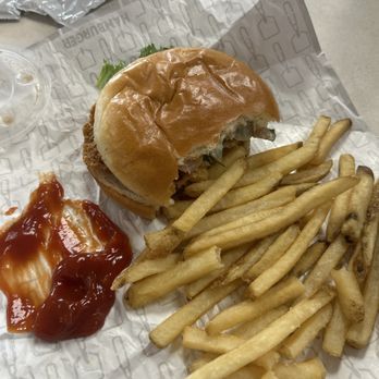 Wendy's - Burgers Near Me - Halfmoon, New York Wendy's - Burgers Near Me - Halfmoon, New York