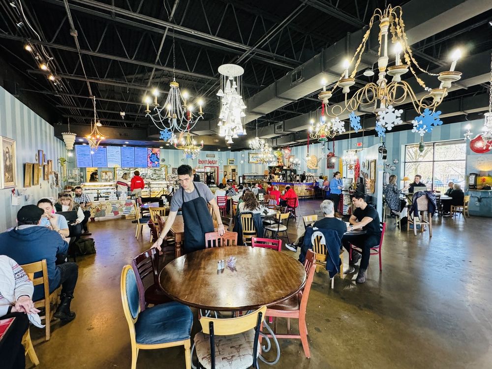 Amélie's French Bakery & Café