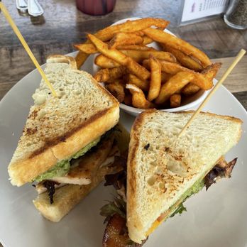 OHSO Brewery - Smoked Turkey & Avocado Handheld with Sweet Potato Fries - Brewpubs Near Me - Surprise, Arizona OHSO Brewery - Smoked Turkey & Avocado Handheld with Sweet Potato Fries - Brewpubs Near Me - Surprise, Arizona