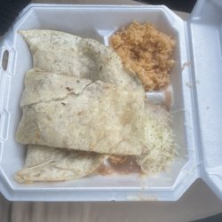 Taqueria El Primo - Quesadilla with beans and rice
