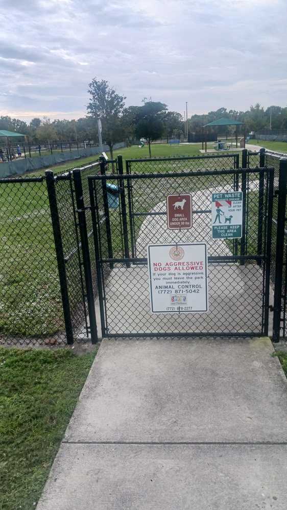 Winter Lakes Dog Park Logo