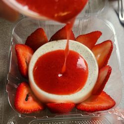W & M Bar-B-Q Burger - Panna cotta with fresh strawberries