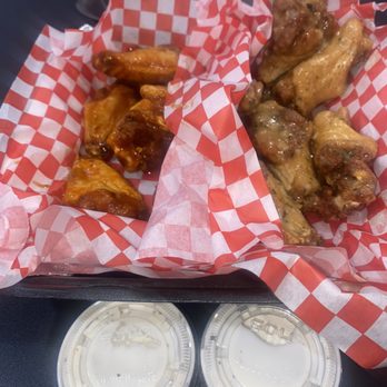 Wing Me Up - Garlic Parmesan & Buffalo - Fast Food Near Me - Van Nuys, California Wing Me Up - Garlic Parmesan & Buffalo - Fast Food Near Me - Van Nuys, California
