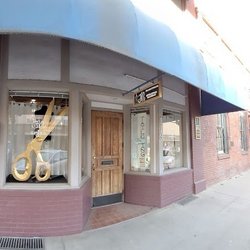 JN Seamstress - Outside street view