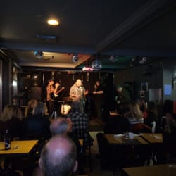 L'Unik Resto Brasserie - Paul Arthur at the blues jam