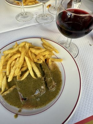 Le Relais de l'Entrecôte by null