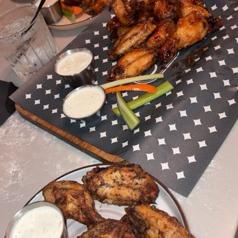 Dodo Bird Kitchen and Cocktails - Lemon Pepper wings, Thai Chili wings, Buffalo wings - Cocktail Bars Near Me - Scottsdale, Arizona