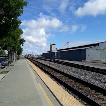 Amtrak Corcoran Station - Train Stations Near Me - Corcoran, California