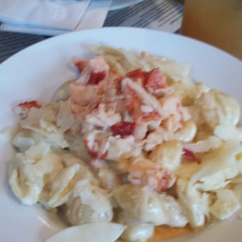 Side Street Cafe - Half-Portion Lobster Macaroni & Cheese - American Near Me - Bar Harbor, Maine
