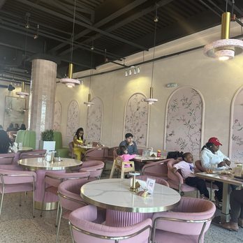Pink Pistachio - Dining Area - Juice Bars & Smoothies Near Me - Columbus, Ohio Pink Pistachio - Dining Area - Juice Bars & Smoothies Near Me - Columbus, Ohio