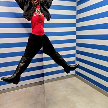 Museum of Illusions - Museums Near Me - Pittsburgh, Pennsylvania Museum of Illusions - Museums Near Me - Pittsburgh, Pennsylvania