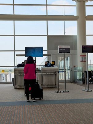 Winnipeg Richardson International Airport by null