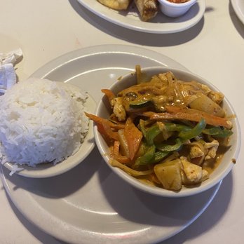 Noy's Bistro - Red Curry - Thai Near Me - Universal City, Texas