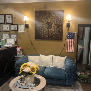 River Oaks Thai Massage - Front office of River Oaks massage. - Massage Near Me - Houston, Texas River Oaks Thai Massage - Front office of River Oaks massage. - Massage Near Me - Houston, Texas