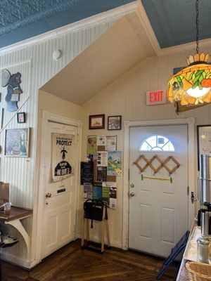 BreadHive Bakery & Cafe by null