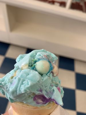 Preston's Candy & Ice Cream by null