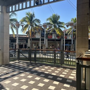 The Falls - Shopping! - Shopping Centers Near Me - Miami, Florida