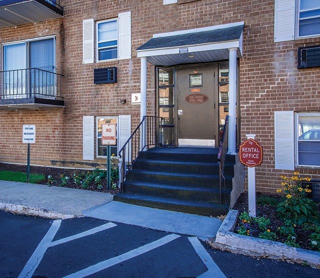 TWIN TERRACE APARTMENTS 201 Woodbourne Rd, Levittown, Pennsylvania