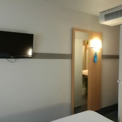 B&B Hôtel Evry-Lisses 2 - Télé