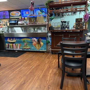 Flamingo Ice Cream - Ice Cream & Frozen Yogurt Near Me - Dekalb, Illinois