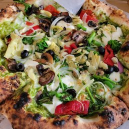 veggie y pesto pizza