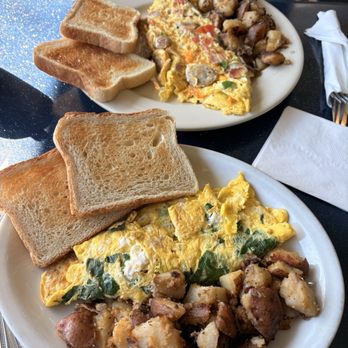 Goolee's Grille - Florentine Omelette & Meat Lover's Omelette - Breakfast & Brunch Near Me - Rehoboth Beach, Delaware