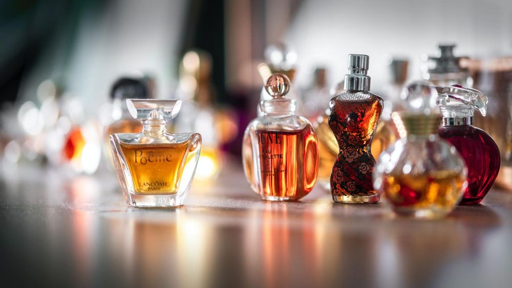 BBH&E Perfumes Logo