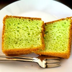 Shiok - Pandan Chiffon Cake 斑蘭蛋糕 $3.50