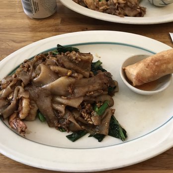 Ayada Thai - Pad see ew with shrimp - Thai Near Me - Elmhurst, New York