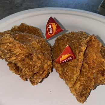 Jollibee - Their spicy chicken is actually spicy and crispy and most of all thoroughly cooked and not dry - Fast Food Near Me - Vallejo, California