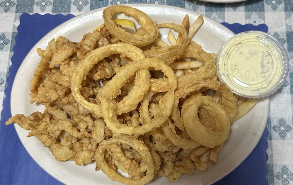 Blue Bay Seafood & Steaks Logo