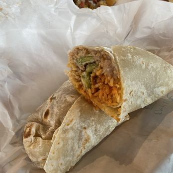 Aldanbertos Mexican Food - Chile relleno burrito - Salad Near Me - Spring, Texas