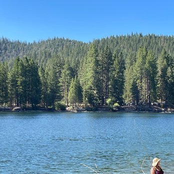Lake Siskiyou - Honestly just so, so pretty - Lakes Near Me - Mt Shasta, California