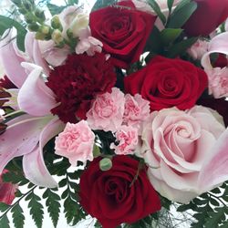 Black Forest Flowers And Gifts - Gorgeous Valentine's Day bouquet