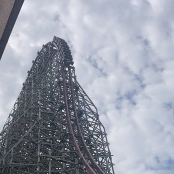 Cedar Point - Steel Vengeance - Amusement Parks Near Me - Sandusky, Ohio