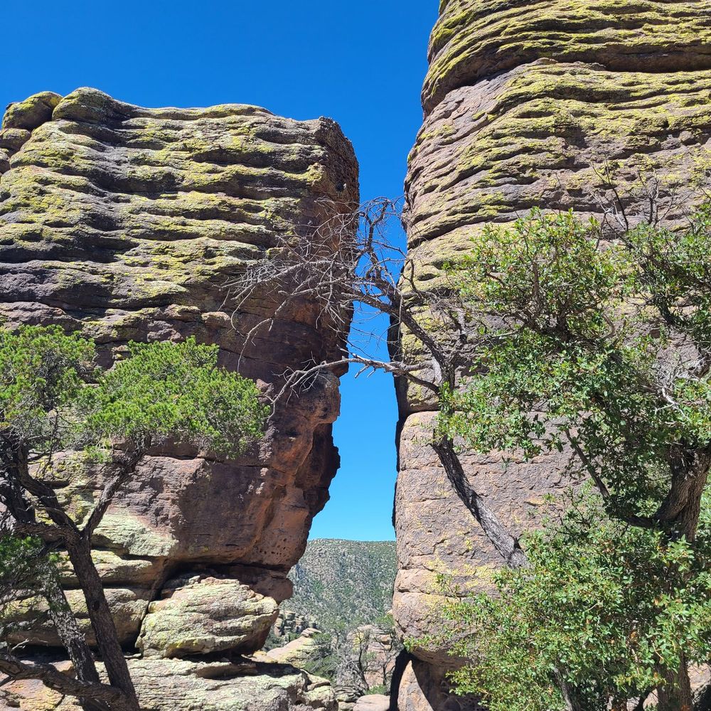 Chiricahua National Monument - Big rocks - Hiking Near Me - Willcox, Arizona Chiricahua National Monument - Big rocks - Hiking Near Me - Willcox, Arizona