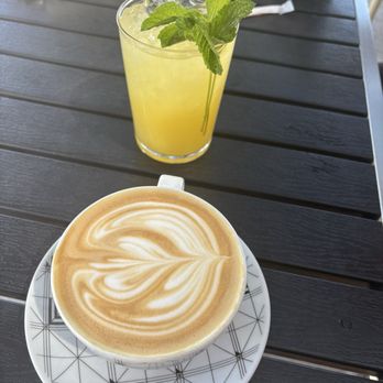Blacksmith - Caramel Latte - Coffee & Tea Near Me - Houston, Texas