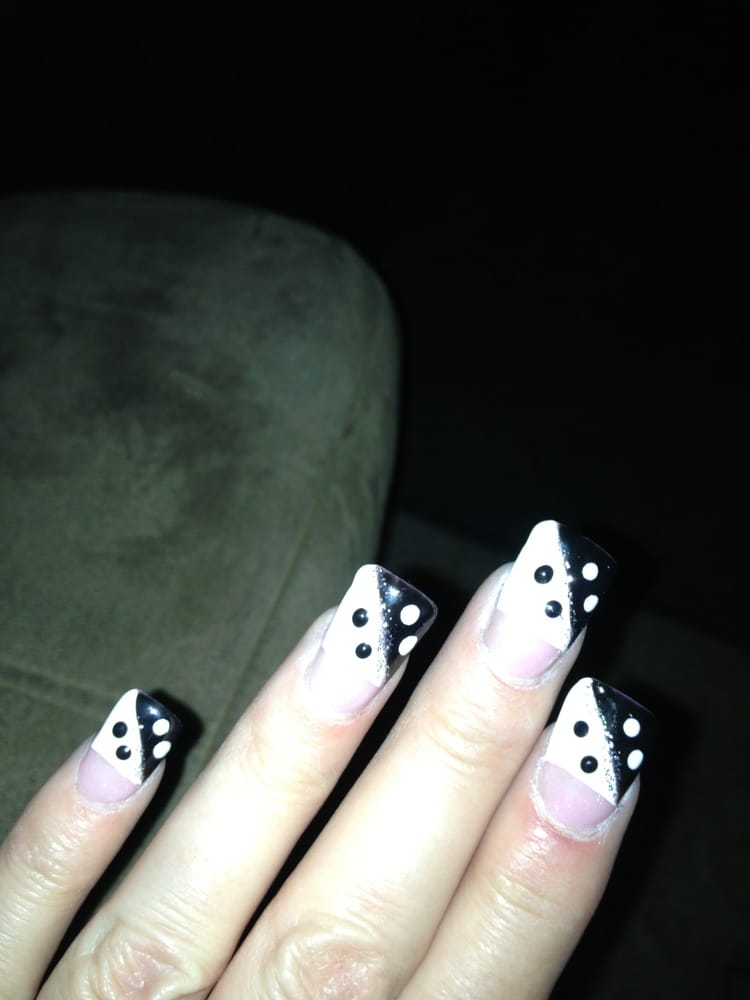 Oaks Nail Spa Logo
