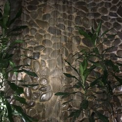 Coracao de Cidade - Call waterfall in one section of the restaurant.