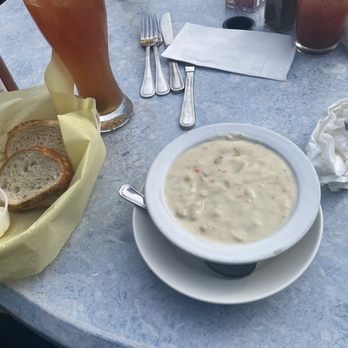 Quinn's Lighthouse - Clam chowder very good - Seafood Near Me - Oakland, California Quinn's Lighthouse - Clam chowder very good - Seafood Near Me - Oakland, California