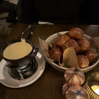 Culinary Dropout - Pretzel bites with fondue - New American Near Me - Orange, California