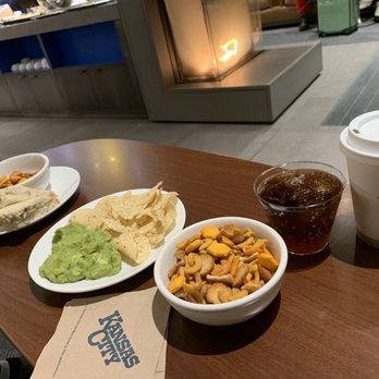 Alaska Lounge - Airport Lounges Near Me - Jamaica, New York Alaska Lounge - Airport Lounges Near Me - Jamaica, New York