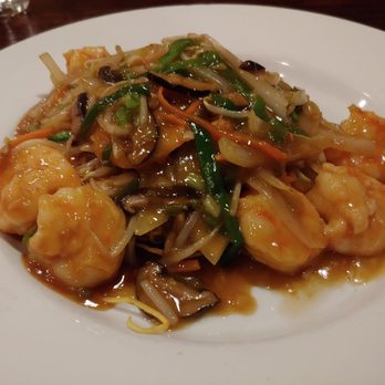 Sesame Sea Asian Bistro - Hong Kong pan fried noodle with "less sauce". Regular sauce may make the dish a soup?? - Chinese Near Me - Dublin, Ohio
