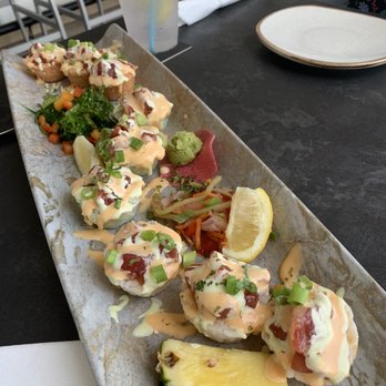 Pineapples - Tuna Poke Flight - Bars Near Me - Melbourne, Florida Pineapples - Tuna Poke Flight - Bars Near Me - Melbourne, Florida