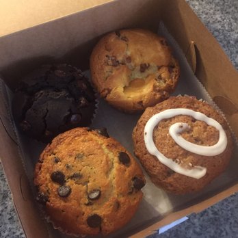 Big Apple Bagels - Jumbo Muffin varieties... Double chocolate, cinnamon swirl cheesecake, chocolate chip and cinnamon crumble. - Breakfast & Brunch Near Me - Lutz, Florida